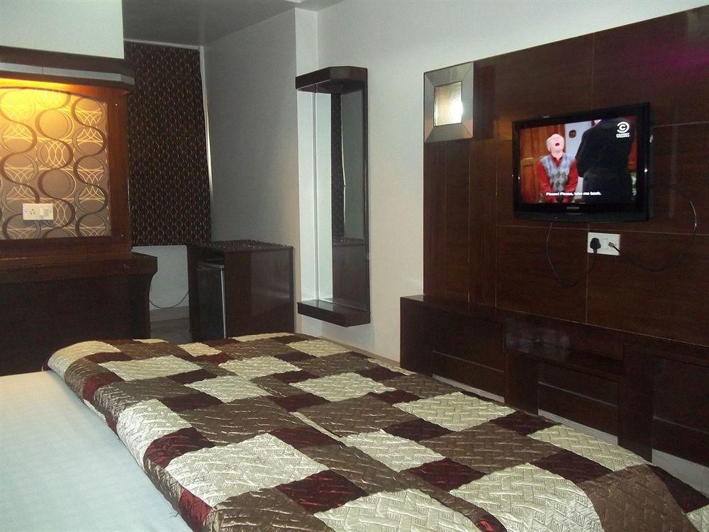 Mohan International New Delhi