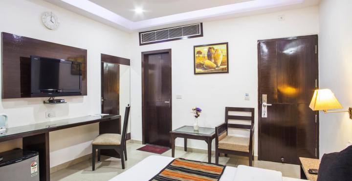 Mohan International 3*